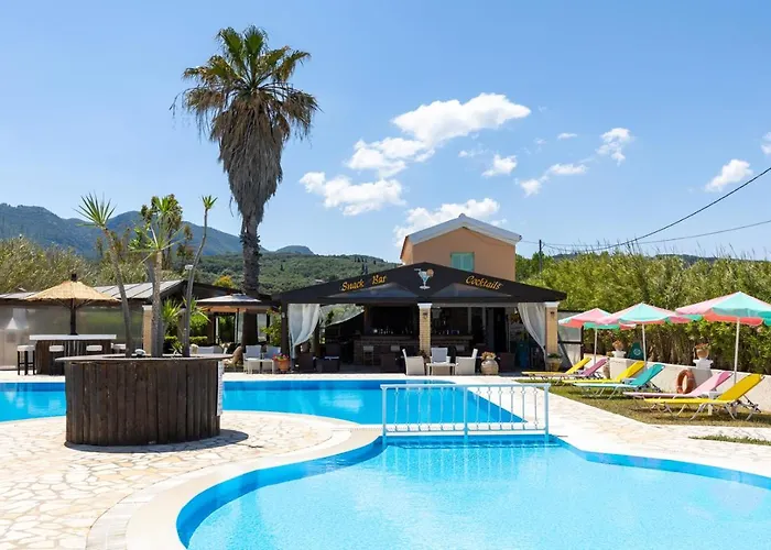 Amorossa With Garden View & Shared Pool By Konnect, Corfu Apartament