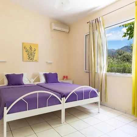 Amorossa With Garden View & Shared Pool By Konnect, Corfu *