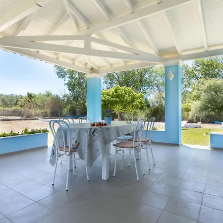 Amorossa With Garden View & Shared Pool By Konnect, Corfu