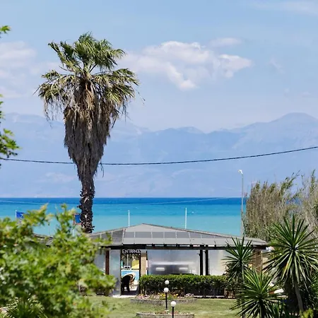 Amorossa With Garden View & Shared Pool By Konnect, Corfu *