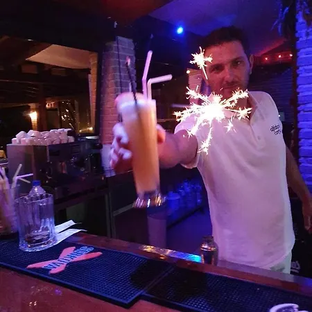 Amorossa With Garden View & Shared Pool By Konnect, Corfu Apartament *