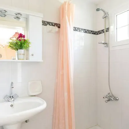 Amorossa With Garden View & Shared Pool By Konnect, Corfu Apartament Roda (Corfu)