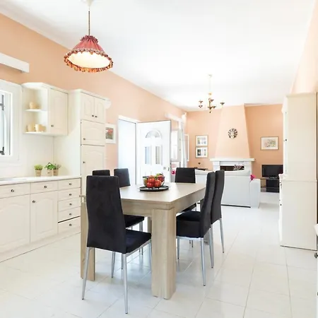 Amorossa With Garden View & Shared Pool By Konnect, Corfu Lejlighed *