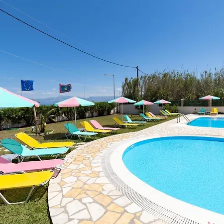 Amorossa With Garden View & Shared Pool By Konnect, Corfu Lejlighed *